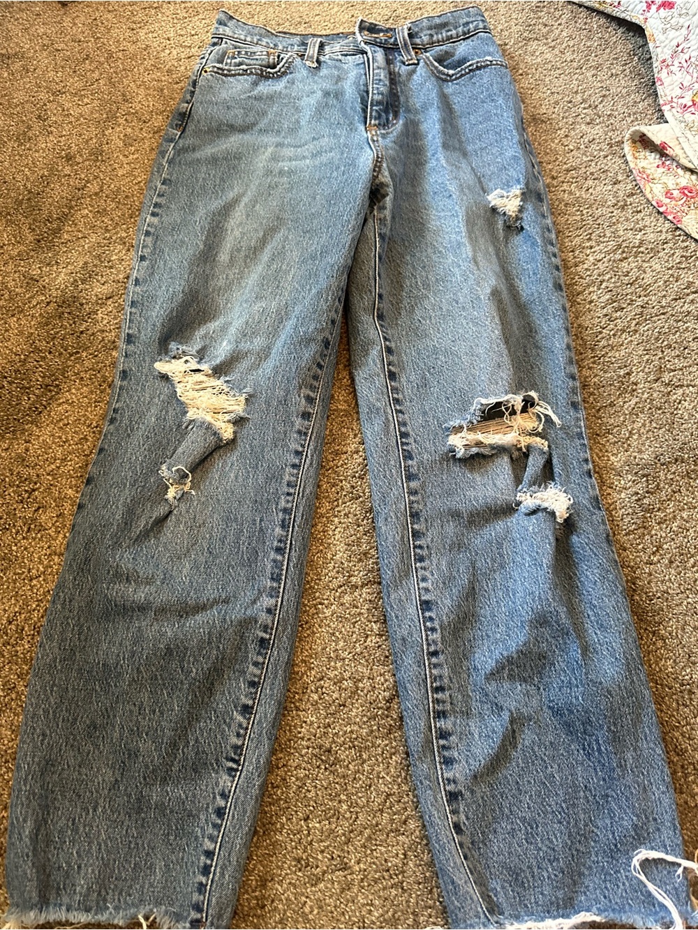 Universal Thread Light Blue Distressed Straight-Leg Women's jeans